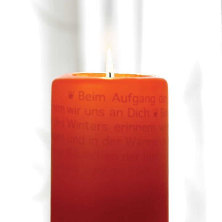 Die brennende Wortlicht Kerze Trauer "Wir erinnern uns"