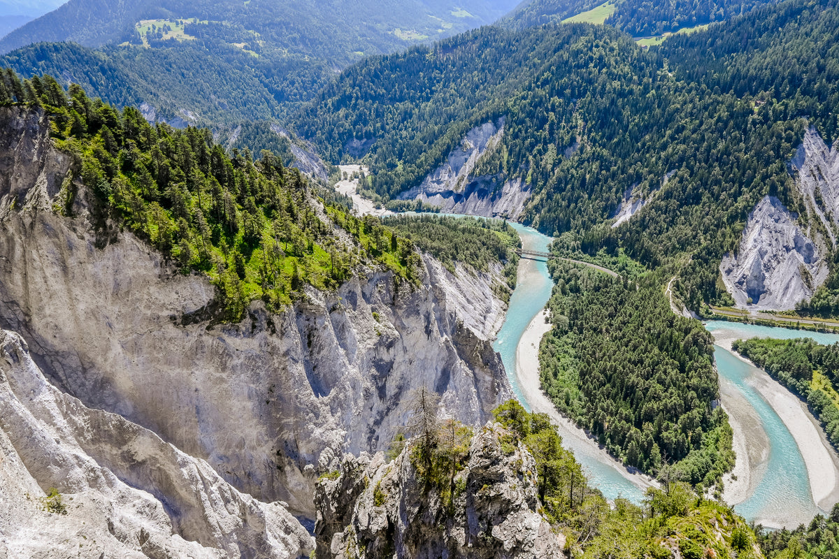 Blick in die berühmte Rheinschlucht zwischen Reichenau und Ilanz