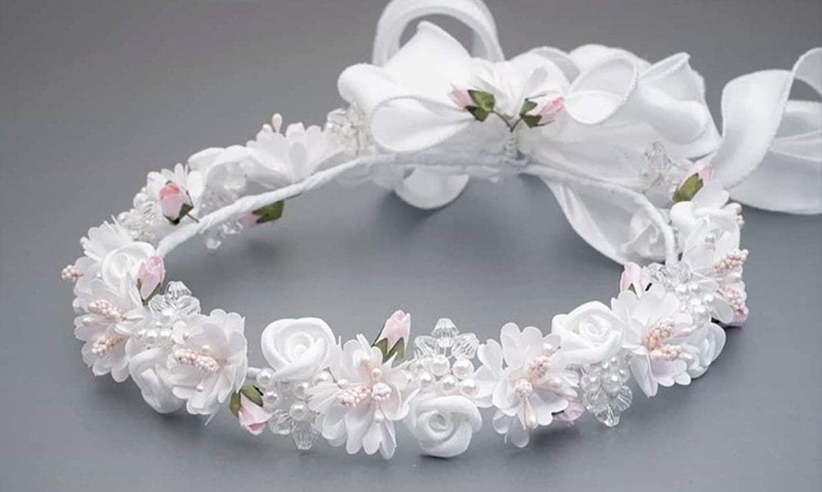 Kommunionkranz - verziert mit künstlichen Blumen in weiss und rosa