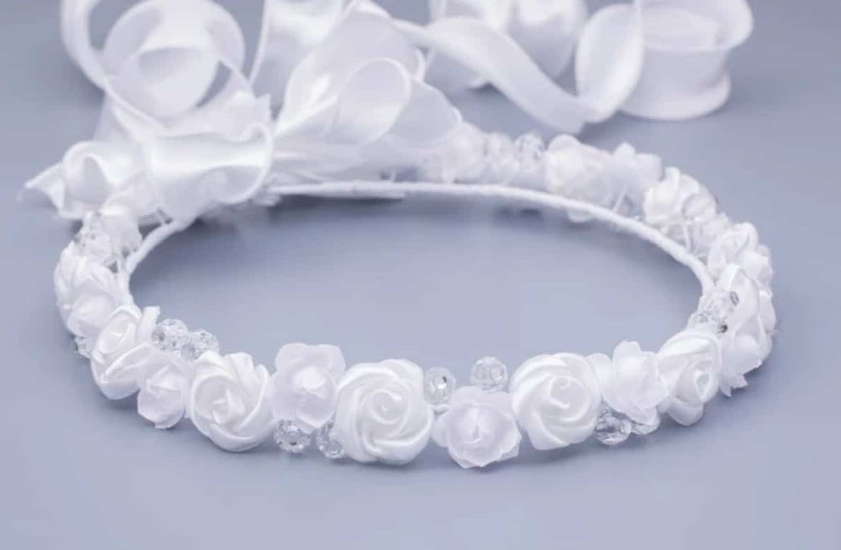 Kommunionkranz weiss - verziert mit Blumen und Schmucksteinen